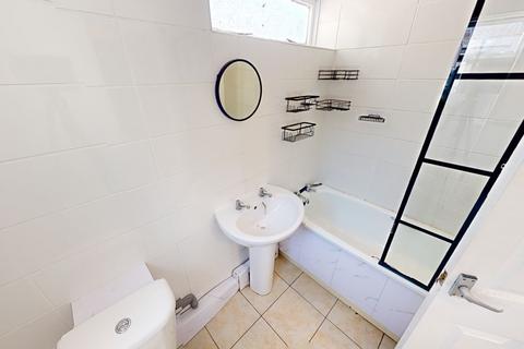 4 bedroom terraced house to rent, 20 Cromwell Street, Arboretum, NG7 4GL