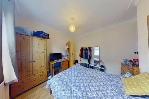 4 bedroom terraced house to rent, 11 Ridding Terrace, Nottingham, NG3 1DQ