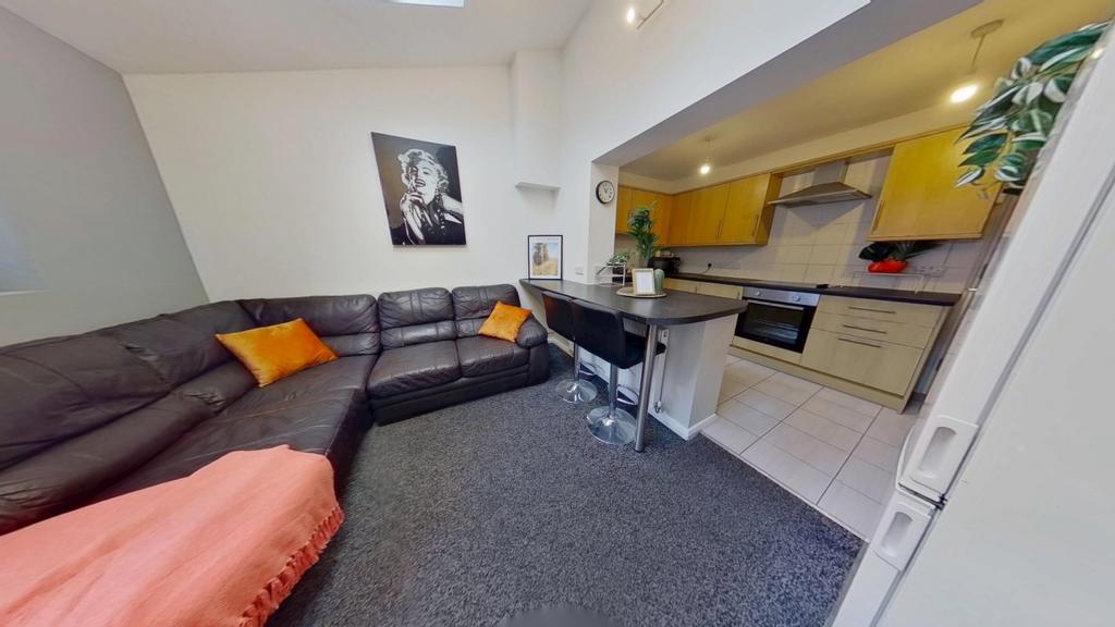 House in Nottingham - View 5