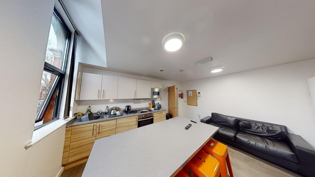 Apartment in Nottingham, Radford - View 3