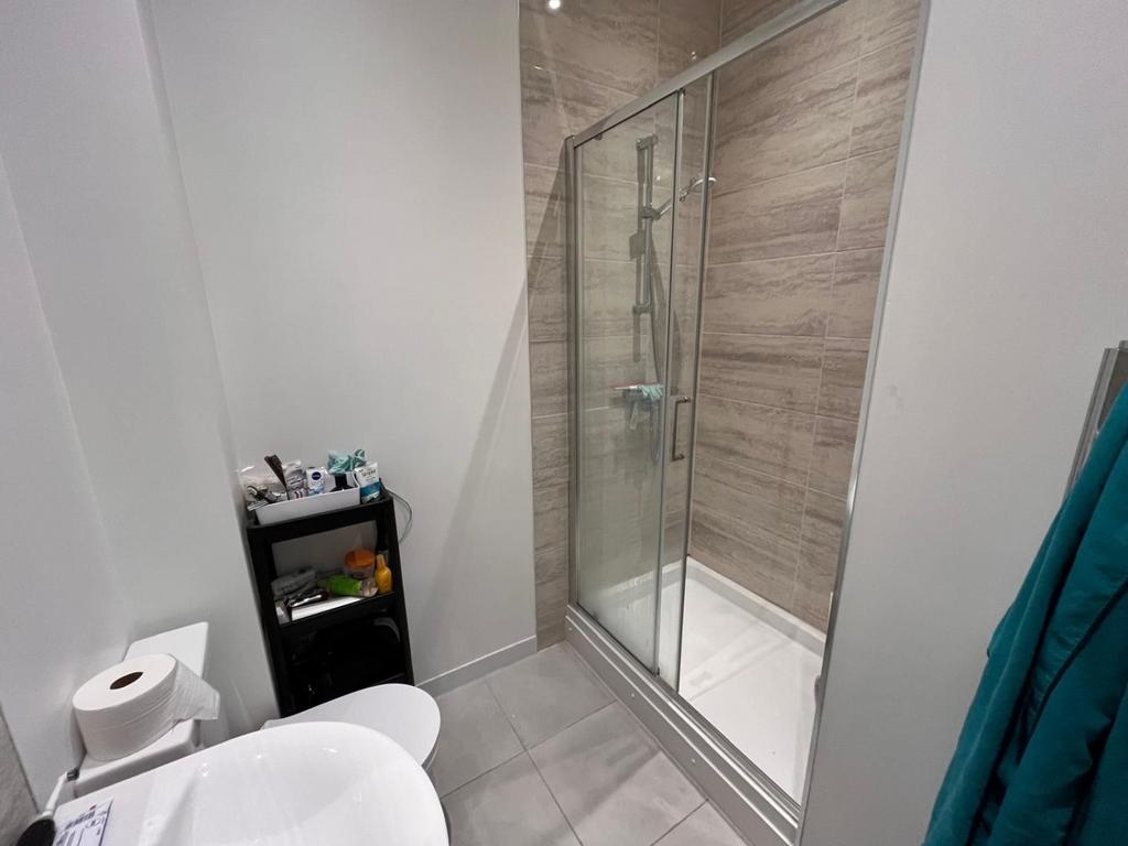 1 51 Mansfield Road - Bathroom (1)