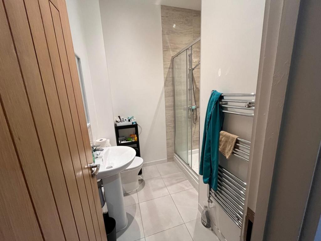 1 51 Mansfield Road - Bathroom (2)