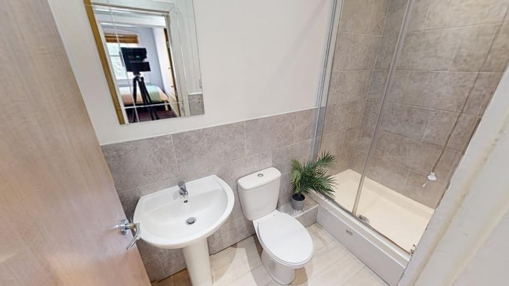 2 51 Mans Bath 2