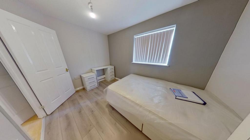 Flat-6-Tudor-Court-03242024 142858