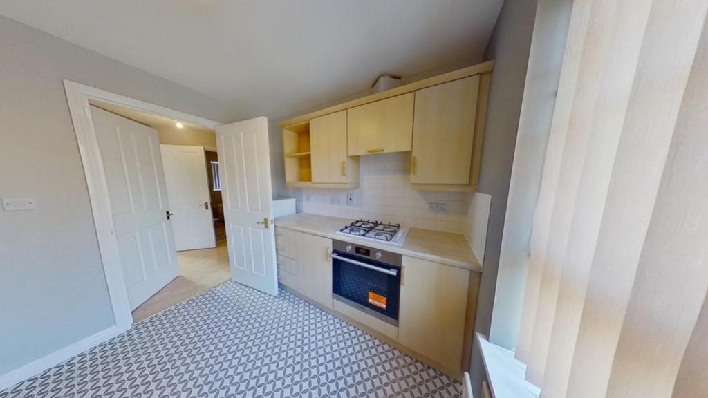 Flat-6-Tudor-Court-03242024 142944