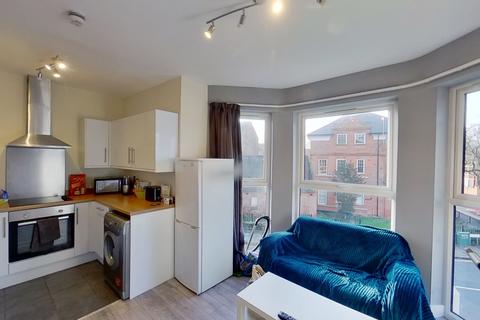 2 bedroom flat to rent - Flat D, 58 Burns Street, Nottingham, NG7 4DT
