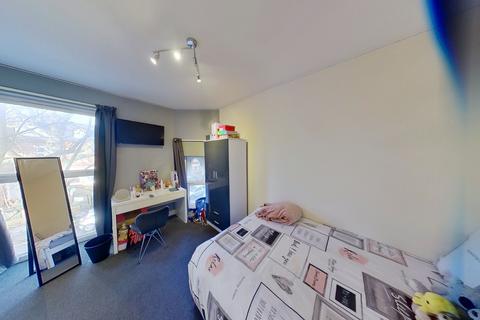 2 bedroom flat to rent - Flat D, 58 Burns Street, Nottingham, NG7 4DT