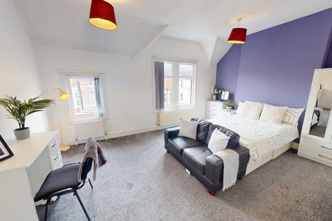 6 bedroom terraced house to rent, 23 Burford Road, Nottingham, NG7 6BB