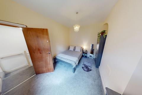 4 bedroom terraced house to rent, 36, Wellington Street, Nottingham, NG3 1DX