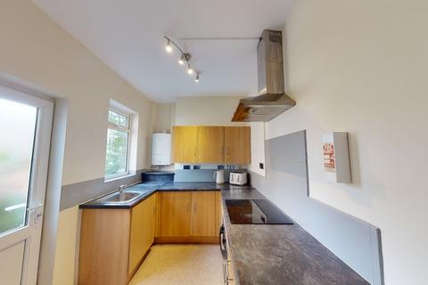 4 bedroom terraced house to rent, 83 Wellington Street, Nottingham, NG3 1DX