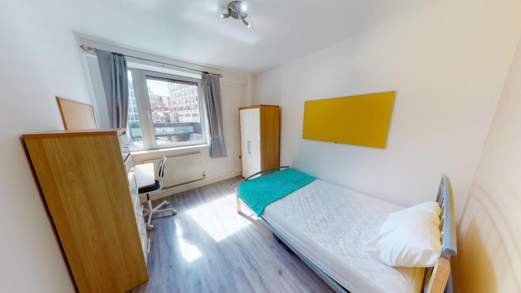 Apartment in Nottingham - View 3