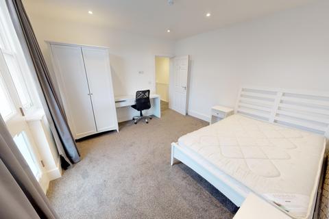 4 bedroom terraced house to rent - Flat 2, 13 St Peters Gate, Nottingham, NG1 2JF