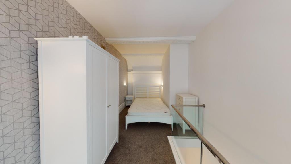 Flat-1-13-Saint-Peters-Gate-08192020 140739 lge