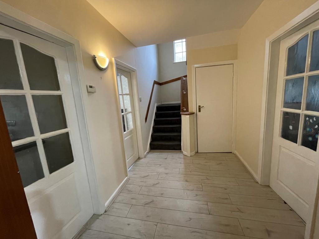 The Slieve, Handsworth Wood 5 bed detached house £1,800 pcm (£415 pw)