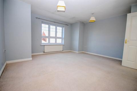 2 bedroom apartment to rent, Ashover Road, Kenton