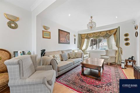 8 Lee Road, Perivale, Greenford, UB6 7DD