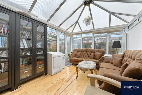 8 Lee Road, Perivale, Greenford, UB6 7DD