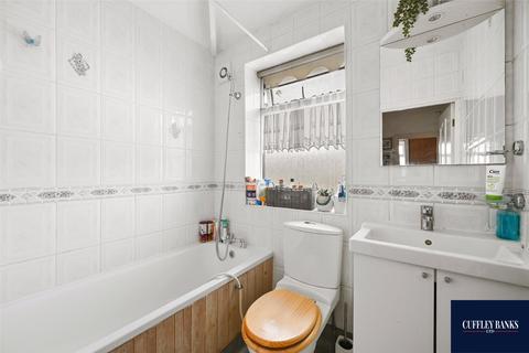 8 Lee Road, Perivale, Greenford, UB6 7DD