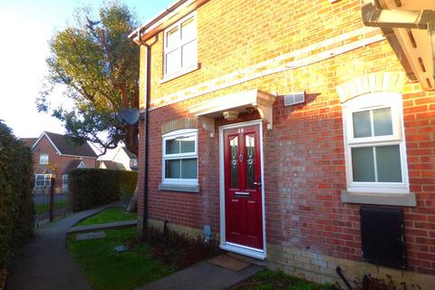 1 bedroom ground floor maisonette to rent, Napier Crescent, Wickford, SS12