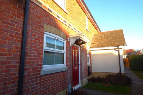 1 bedroom ground floor maisonette to rent, Napier Crescent, Wickford, SS12