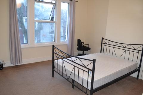 5 bedroom terraced house to rent, Freemantle Road
