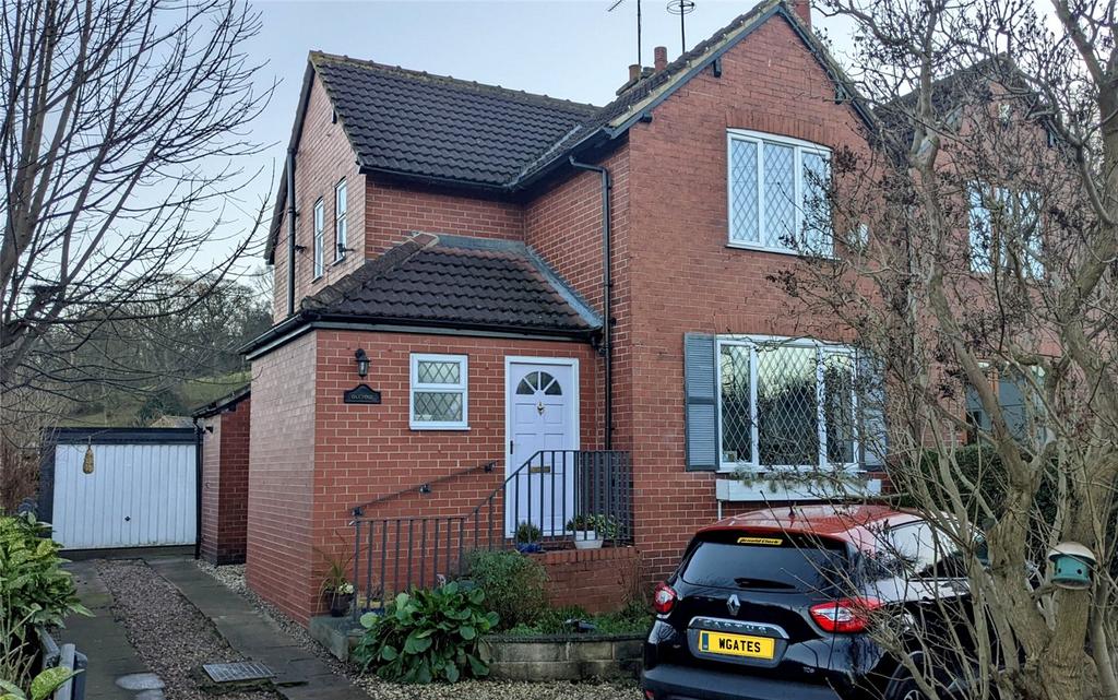 Hopton Lane Mirfield Wf14 3 Bed Semi Detached House £250 000