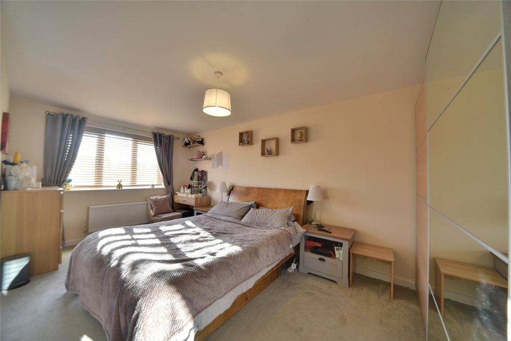 Harrow Drive, Beck Row, Bury St. Edmunds, Suffolk, IP28 4 bed detached house £320,000