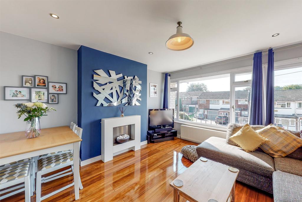 Holcon Court, Redhill, RH1 2 bed £300,000