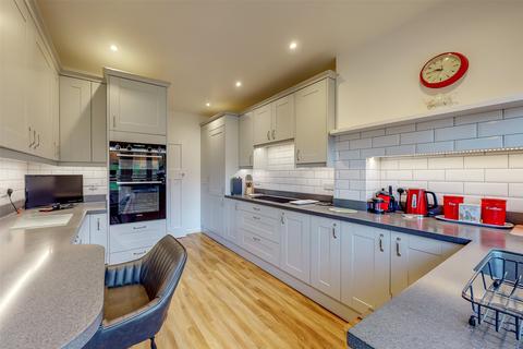 3 Warnham Court Road, Carshalton, SM5 3LY