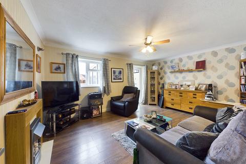 2 Ashleworth Gardens, Quedgeley, Gloucester, GL2 4WU