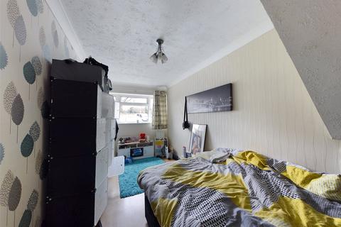 2 Ashleworth Gardens, Quedgeley, Gloucester, GL2 4WU