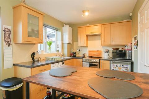 8 Barker Place, Leeds, LS13 4BU
