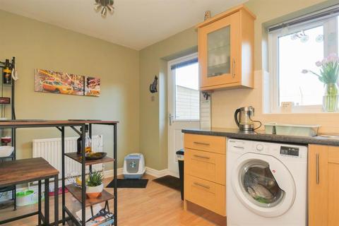 8 Barker Place, Leeds, LS13 4BU