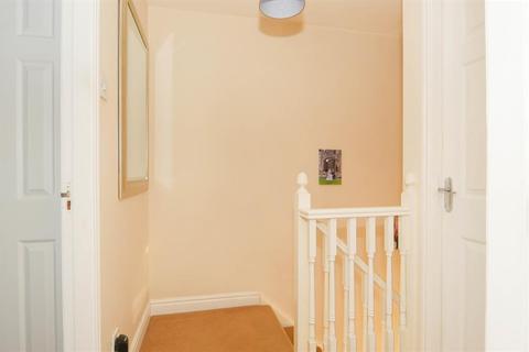 8 Barker Place, Leeds, LS13 4BU
