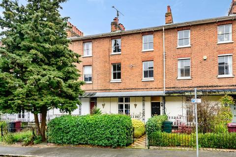 3 bedroom terraced house to rent, Jesse Terrace, Reading, RG1