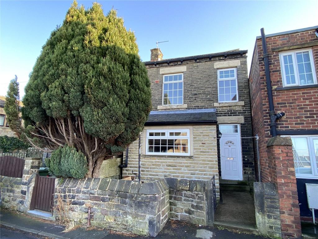 Kilpin Hill Lane, Dewsbury, WF13 2 bed semidetached house £87,000