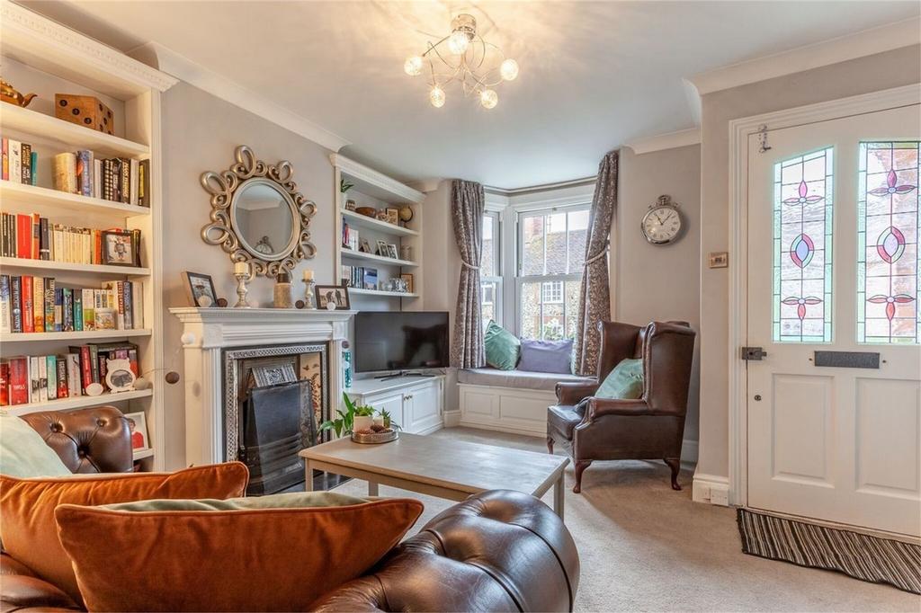 Bentfield Causeway, Stansted, Essex 3 bed cottage £1,650 pcm (£381 pw)