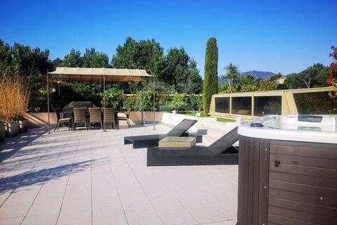 3 bedroom villa, Mandelieu-La Napoule, Alpes-Maritimes, Alpes-Maritimes, France