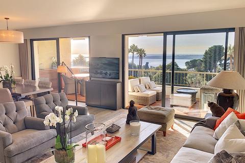 2 bedroom villa, Cannes, Alpes-Maritimes, Alpes-Maritimes, France