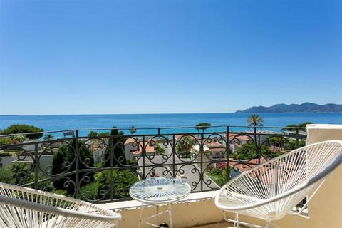 3 bedroom villa, Cannes, Alpes-Maritimes, Alpes-Maritimes, France