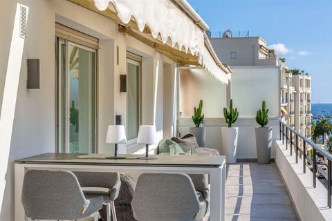 2 bedroom villa, Cannes, Alpes-Maritimes, Alpes-Maritimes, France