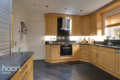 48 Catharine Close, Chafford Hundred, Grays, RM16 6QH