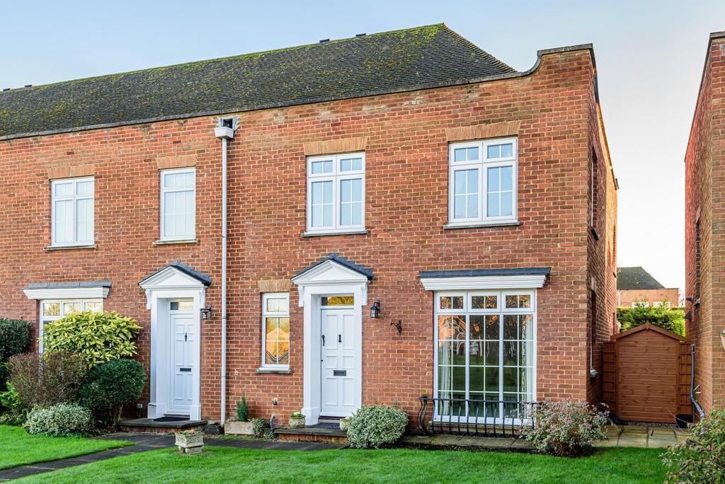 Mulberry Trees, Shepperton, TW17 3 bed end of terrace house £580,000