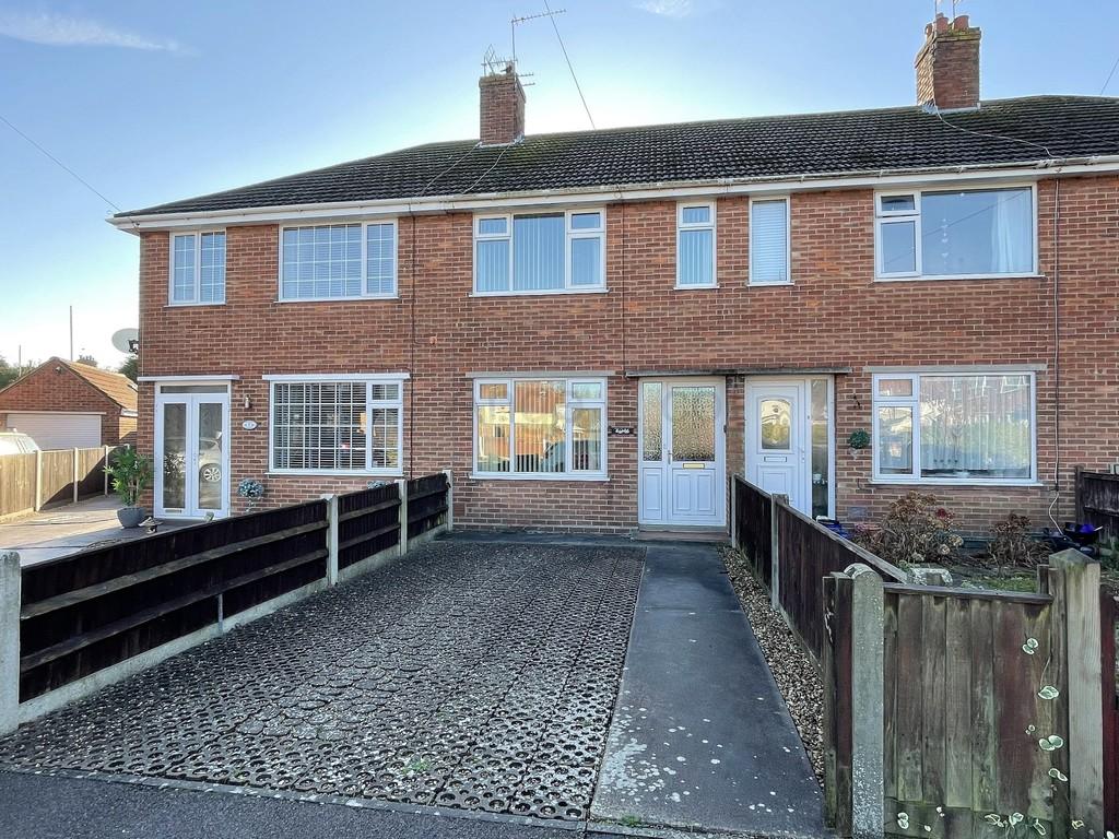 Lynton Gardens, Lowestoft 2 bed terraced house £170,000