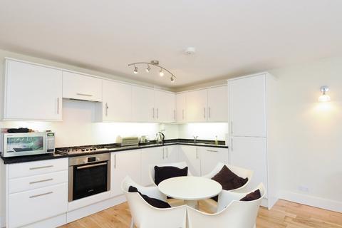 2 bedroom apartment to rent, Longley Road, Tooting Broadway, SW17