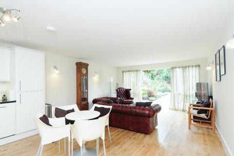 2 bedroom apartment to rent, Longley Road, Tooting Broadway, SW17