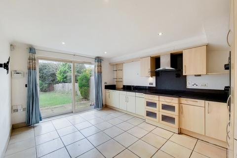 3 bedroom semi-detached house for sale - Wraysbury Gardens , Staines Upon Thames