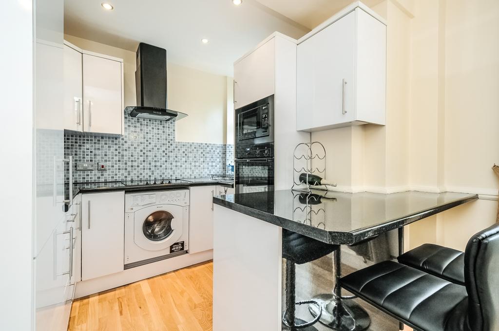 Langford Court St Johns Wood NW8 1 bed apartment £1,863 pcm (£430 pw)
