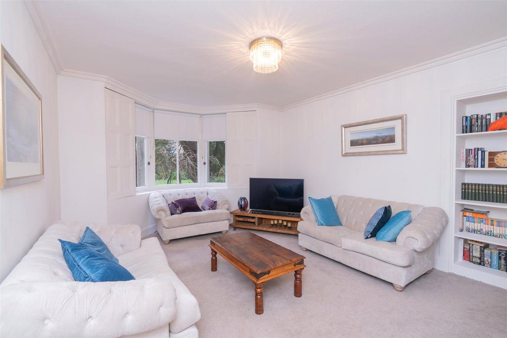 3A Lockharton Gardens, Edinburgh, EH14 3 bed flat £540,000