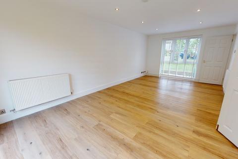 4 bedroom detached house to rent, King William Drive, Charlton Park